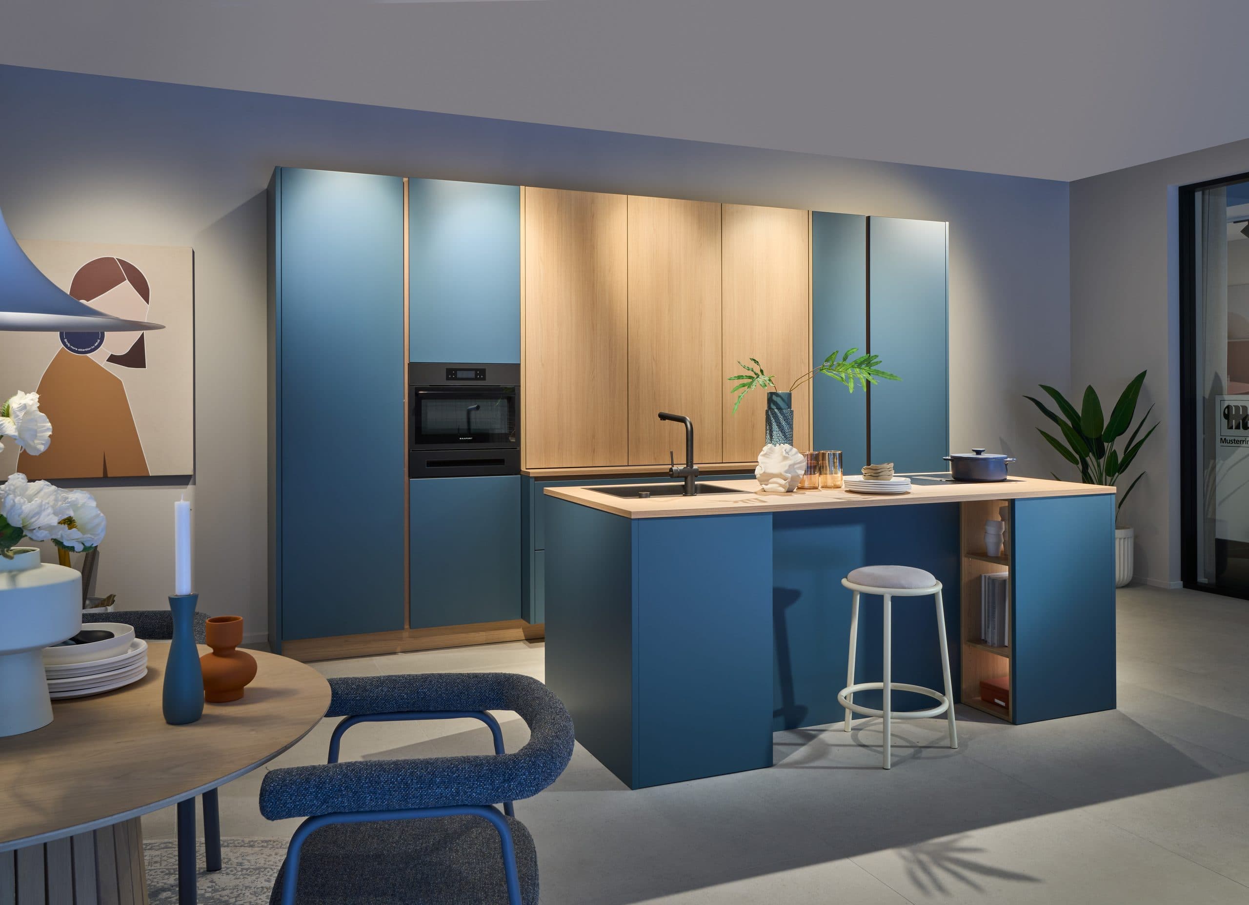 Hacker concept130 Porto kitchen in Gentian Blue with Davos oak